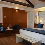 Santa Croce Boutique 4* Venedik