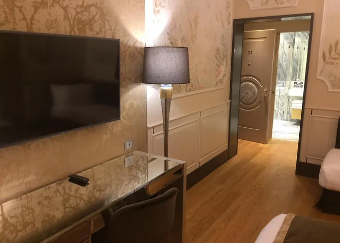מלון Santa Croce Boutique 4*