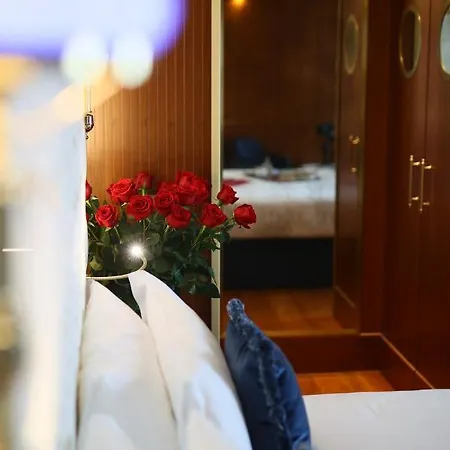 Отель Santa Croce Boutique 4*