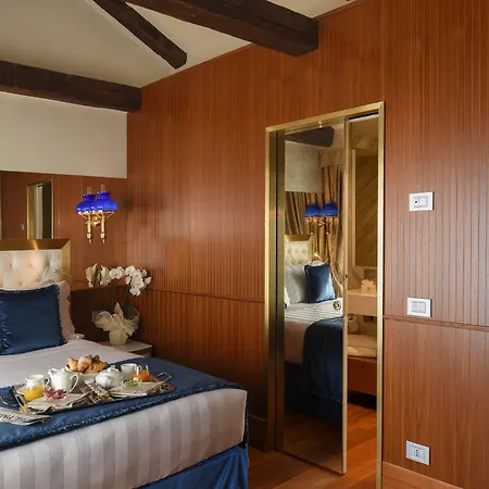 Santa Croce Boutique