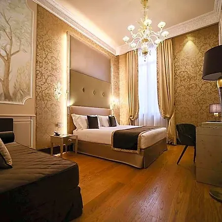 Santa Croce Boutique