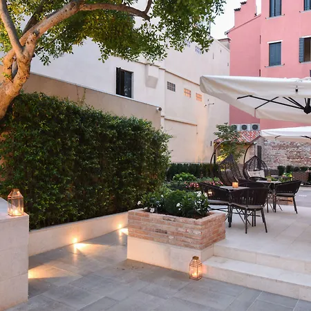 Santa Croce Boutique Hotel 4*