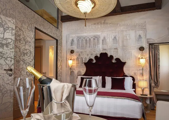 Santa Croce Boutique