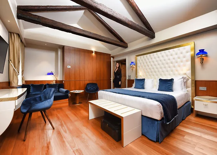 Santa Croce Boutique Otel 4*