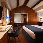 Santa Croce Boutique Hotell 4*