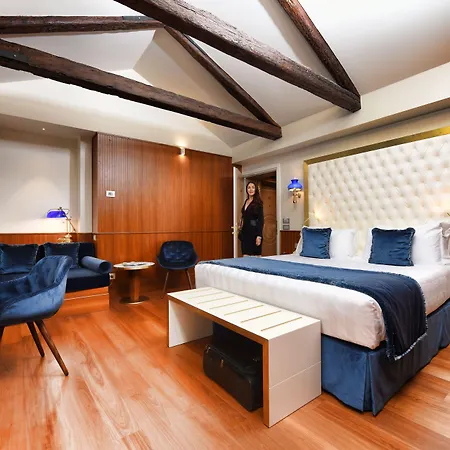 Santa Croce Boutique Hotel 4*